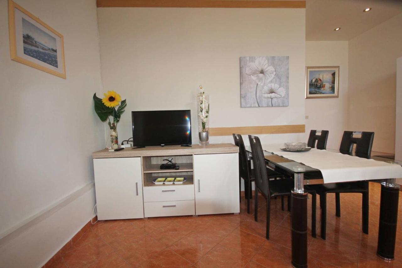 Family Apartment Mirela Borik Задар Екстериор снимка